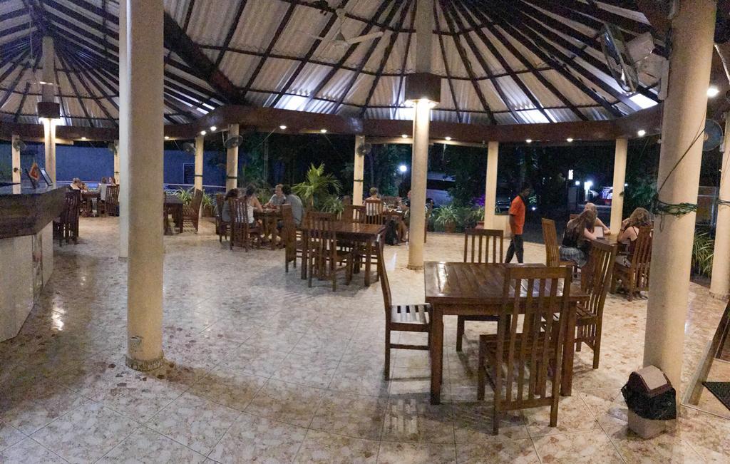 Anon Rest Hotel Dambulla Bagian luar foto